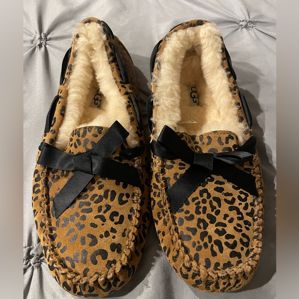 Women’s size 8 Ugg slippers